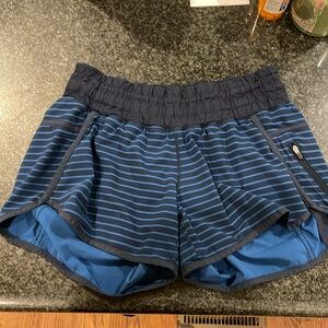 Lululemon tracker short with liner, size 6.
